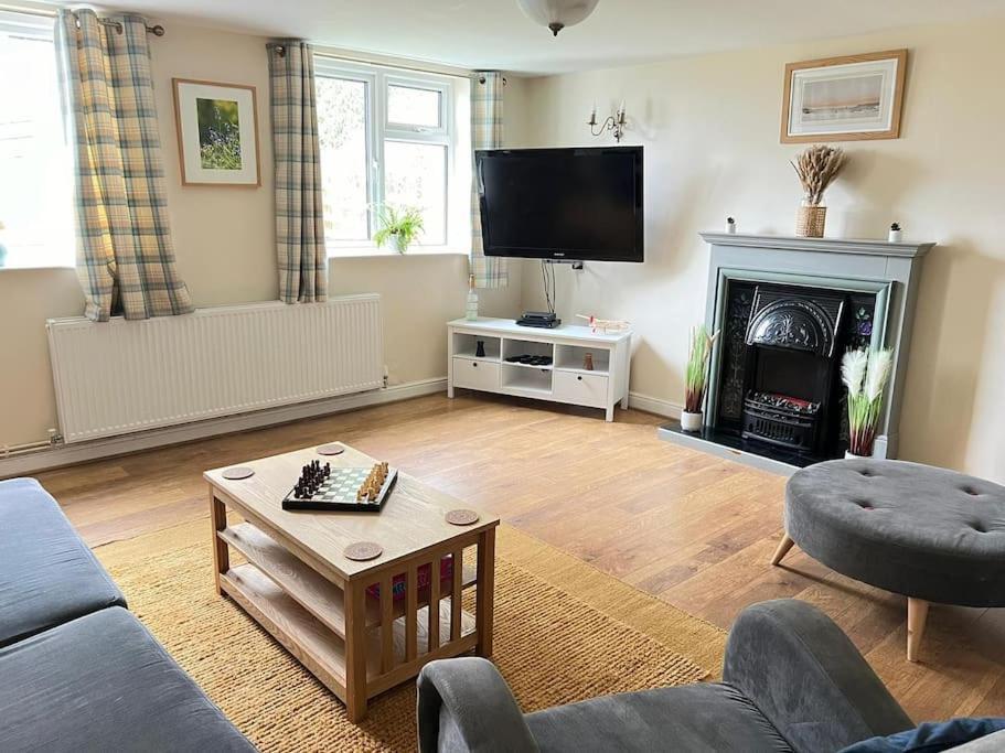 Upper Caerfaelog Farmhouse Llanbister Екстериор снимка