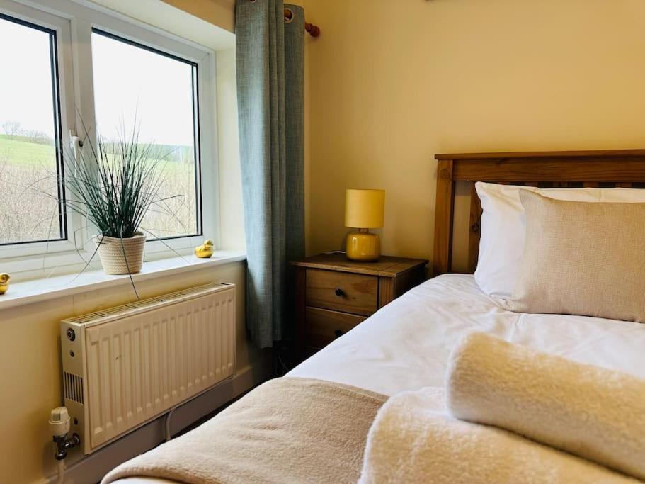 Upper Caerfaelog Farmhouse Llanbister Екстериор снимка